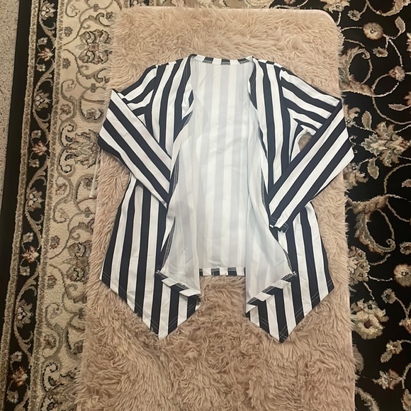 Women’s 2 Piece Black & White Long-sleeve Cardigan & Flared Jegging! - Picture 10 of 11